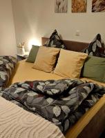 Ferienwohnung Elya, privater Garten, ruhige Lage, Outlet - Bed and Breakfast Bad Münstereifel