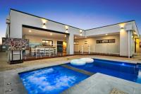 Luxury Bellbrae Retreat w Pool Spa & up to 12 Guests - B&B Bellbrae