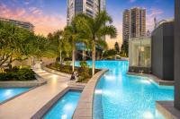 Iconic Q Tower Apartments- Your Vacay Stay - B&B Gold Coast