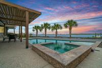 Relax in Style – 5BR Home w Pool Hot Tub Stunning Harbor Views - B&B Galveston