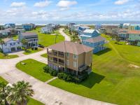 Spacious Beach Retreat Sleeps 25 Perfect for Families Groups - Bed and Breakfast Galveston