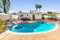 Relaxing Palms, Private Pool & Hot Tub, FirePit, 15 mins to beaches, Zoo, Downtown, MCRD - B&B San Diego