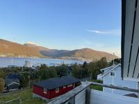 Modern apartment with free parking near the city center - B&B Tromsø