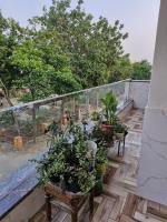 Cozy Balcony Room in Prime Vrindavan - Ferienwohnung Vrindāvan