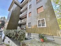Abruzzi Home, graziosa soluzione nel cuore di Cologno Monzese, a pochi passi da Metropolitana Cologno Monzese Sud linea Verde, collegamento diretto con Stazione Centrale e porta Garibaldi, tra Ospedale San Raffaele e Mediaset - Chambres d'hôtes Cologno Monzese