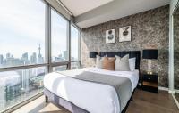 Premier Sub-Penthouse w Panoramic Views N Parking - Chambres d'hôtes Toronto