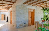 Villa Pepper Tree by Helena Luxus - B&B Orthés