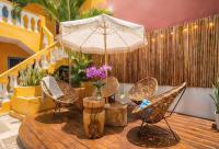 Quiet Mornings in Playa, King & 2BR Suites, Sleeps 2-8, Kitchen WiFi AC, Beach, 5th Ave, ADO & Ferry 4 Min - Chambres d'hôtes Playa del Carmen