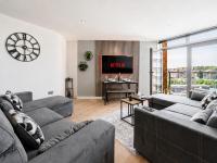 Modern city centre apt - balcony & sleeps 8 - Ferienwohnung Leeds