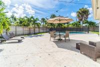 Home wpool by Dream Vacation unit DFS - B&B Deerfield Beach