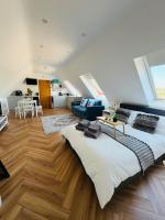 The Loft Near Whitstable, Parking, EV, Courtyard - B&B Seasalter