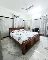 Abikarthik Residency Tiruvannamalai - located just 300 meters from the Girivalam path and 500 meters from the Easanya Lingam - B&B Tiruvannamalai