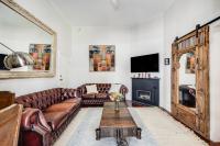 The Stables Historic luxurious beach side stay - B&B Grange