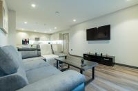 Stylish 3BR 2BA Garden Flat East London Sleeps 7 - B&B Londres