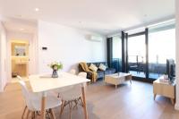 Skyline View 2BR With Free Parking 6 Min To MCEC - B&B Melbourne