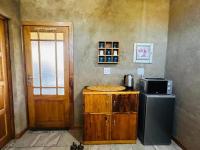 Stalletjie, Restored Karoo Stable with Private Courtyard - B&B Philippolis