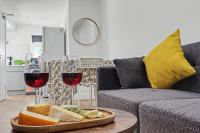 Work Contractor relax stays at Heathrow Airport terminals - B&B Colnbrook
