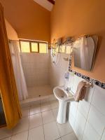 Chambre Triple avec Salle de Bains Privative