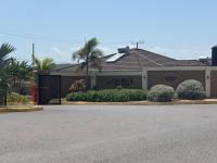 C & J's Coco Manor Vacation Home - Bed and Breakfast Old Harbour