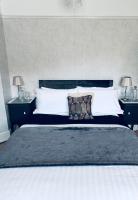 Bright large double with sole use separate bath only no shower - Ferienwohnung Bexhill-on-Sea