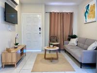 Cozy house 5 minutes from the airport - Ferienwohnung Las Flores