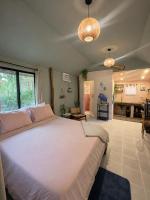 Cozy local style house only 1 min to the beach - Bed and Breakfast General Luna