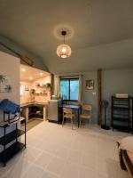 Cozy local style house only 1 min to the beach - Bed and Breakfast General Luna