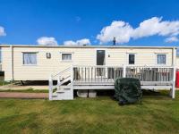 8 Berth Caravan With Side Decking At Harts Holiday Park In Kent Ref 74283Fv - B&B Sheerness
