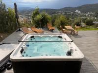 Home with 5 bedrooms, great view and garden - Chambres d'hôtes Bergen