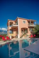 Villa Eleftheria, Lakithra - Spacious luxury villa with pool and stunning views - B&B Lakíthra