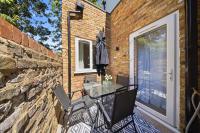 Hampton Court Retreat - Free Parking - Pool Table - Chambres d'hôtes East Molesey
