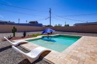 5 Mi to Lake Havasu: Home w/ Yard & Pool - Bed and Breakfast Lake Havasu City