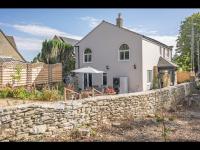 Old Chapel - New & Central Comfort - B&B South Cerney