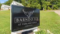1AS Luxury European Barndo FARM STAY VENUE - B&B Jefferson City