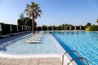 House with garden, pool, and BBQ at Lake Garda - B&B Colà
