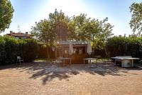 House with garden, pool, and BBQ at Lake Garda - B&B Colà