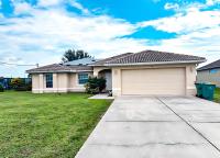 Experience Fun Starts Here | Pool + Wifi - B&B Port Charlotte