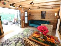 Black River Wellness Retreat Hot Tub & Sauna - B&B Darlington