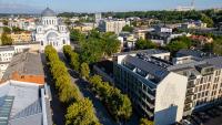 Light-Filled Apt, Private Parking, Balcony & Central - Chambres d'hôtes Kaunas
