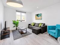 Luxurious 1 Bed Serviced Apt 03 with WiFi MyRent2Rent - Ferienwohnung Corby