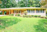 In-Shower Sauna, Fenced Yard w Deck & BBQ Near ATL - B&B Tucker