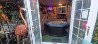 Chalet with hot tub room - B&B Clanfield