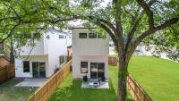 Modern 3BR Walk to Fair Park - EV Ready & Yard - B&B Dallas