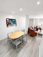 Luxury 2 Bed Serviced Apt 01 with Wi-Fi MyRent2Rent - Ferienwohnung Corby