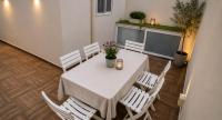 Seashells 1 min to seafront & Sliema - B&B Gżira