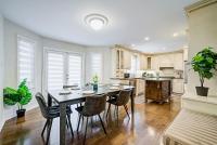 Upper-Level Classic House in Richmond Hill - B&B Richmond Hill