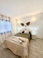 Casa Alba in centric area at caleta de fuste with Air Conditioner - B&B Caleta de Fuste
