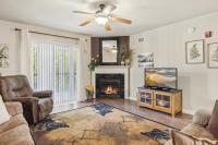 CL303 Splash 'n' Views - B&B Pigeon Forge
