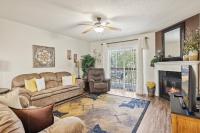 CL303 Splash 'n' Views - B&B Pigeon Forge