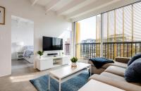 Modern, Bright & Central 1-Bed Downtown Apt close to Rogers Arena - Chambres d'hôtes Vancouver